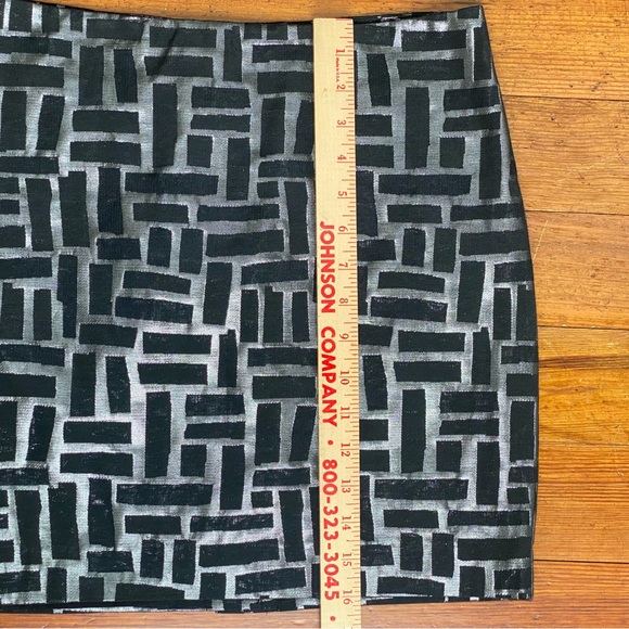 Banana Republic Factory black and silver metallic mini skirt lined holiday Sz 2 - Picture 2 of 11